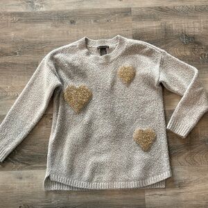 Chelsea & Theodore Cozy Heart Appliqué Sweater in Light Gray sz s